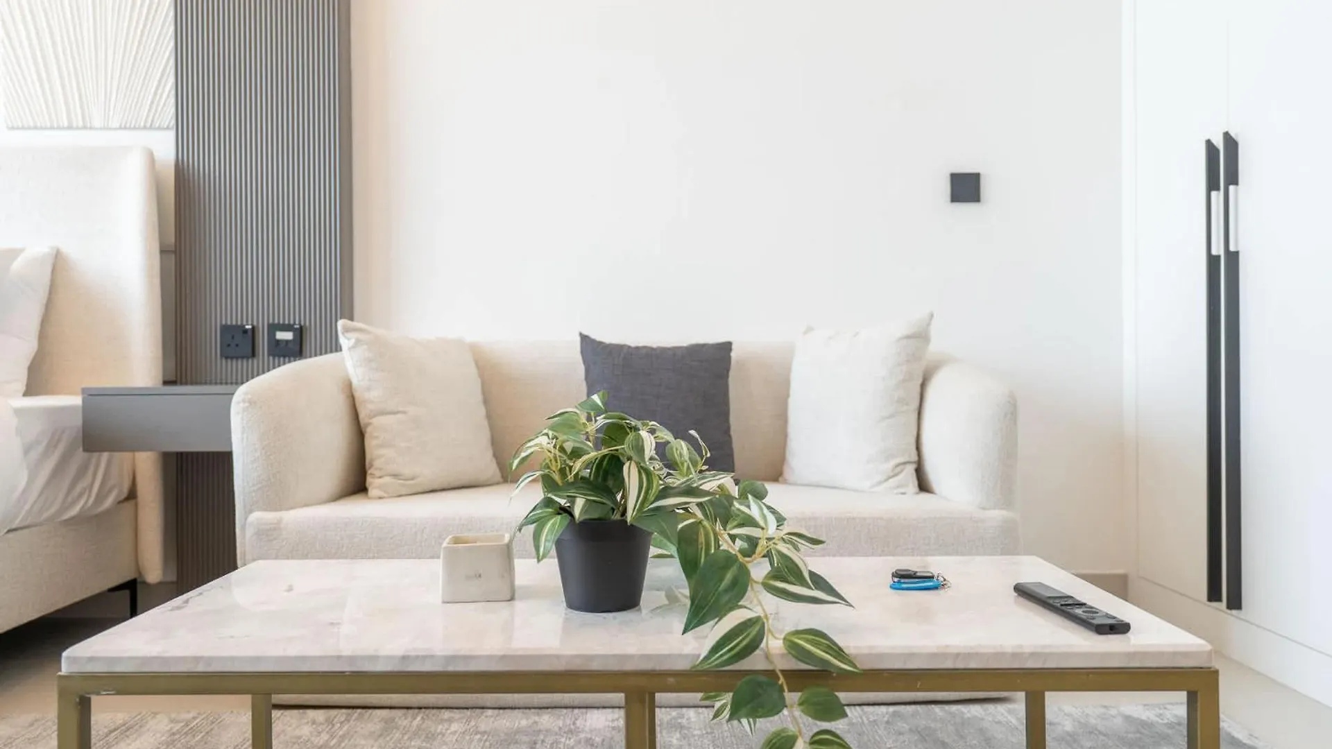 Apartment Modern Studio Retreat In Al Furjan - Sleeps 2! Dubai