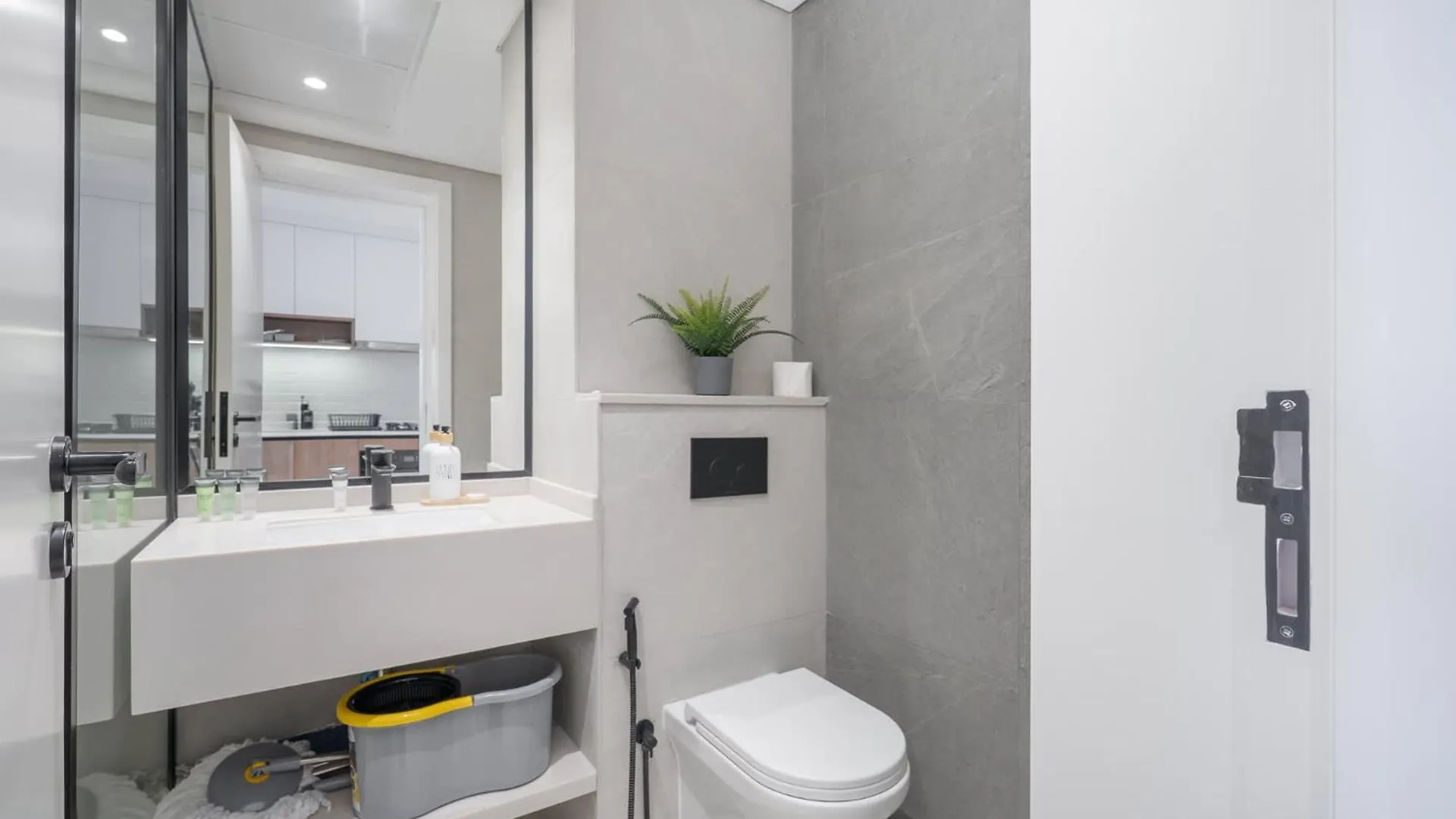 Modern Studio Retreat In Al Furjan - Sleeps 2! Dubai
