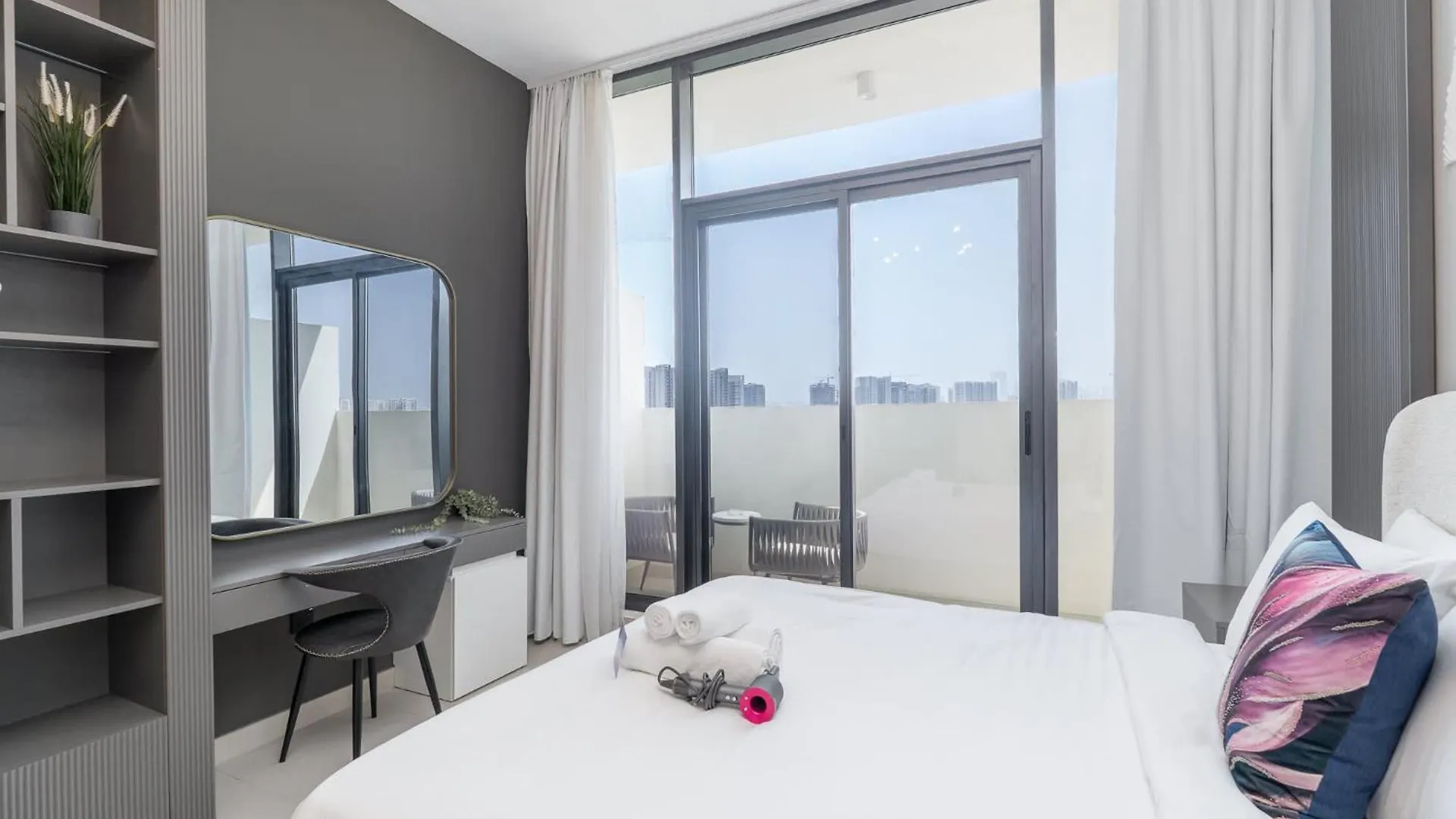 Modern Studio Retreat In Al Furjan - Sleeps 2! Dubai